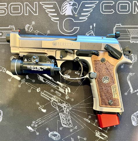 Wooden grips on Wilson Combat Beretta 92X Performance : r/Beretta