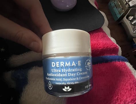 [product question] does this moisturizer make anyone else skin burn? : r/SkincareAddiction