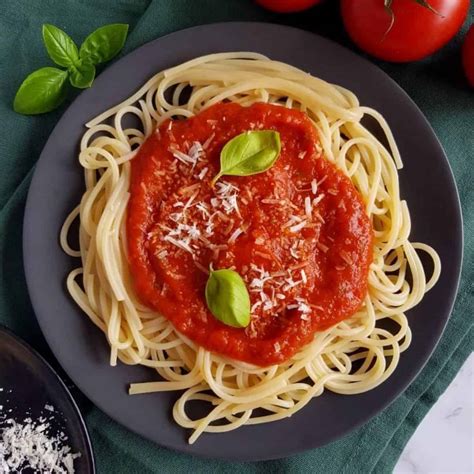 Healthy Spaghetti Sauce - Super Easy! | Hint of Healthy