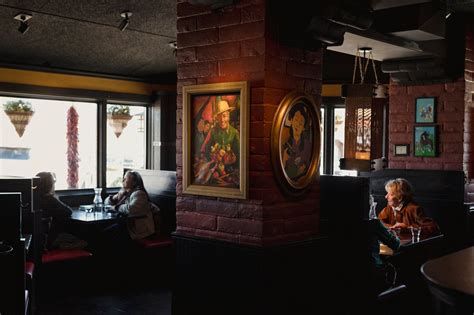 Mystery of Gene Hackman’s Death Brings Grief and Bewilderment to Santa ...