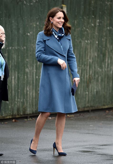 凯特王妃怀胎9月踩高跟出席活动；做足了身为英国王妃的榜样 - 每日头条