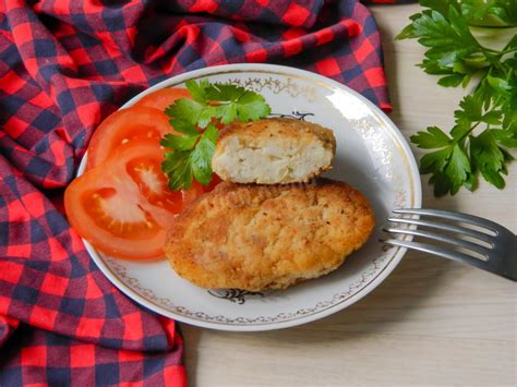 Рыбные котлеты из щуки с салом на сковороде рецепт с фото пошагово ...