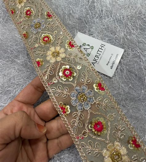 Buy gold borders and gold laces and trims online : Borders and patches ...