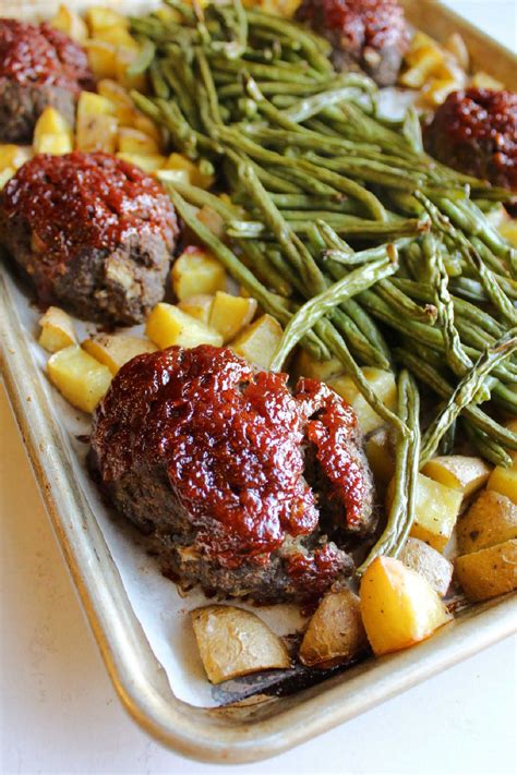 Mini Meatloaf Sheet Pan Meal 4 | Sheet pan dinners recipes, Sheet pan ...