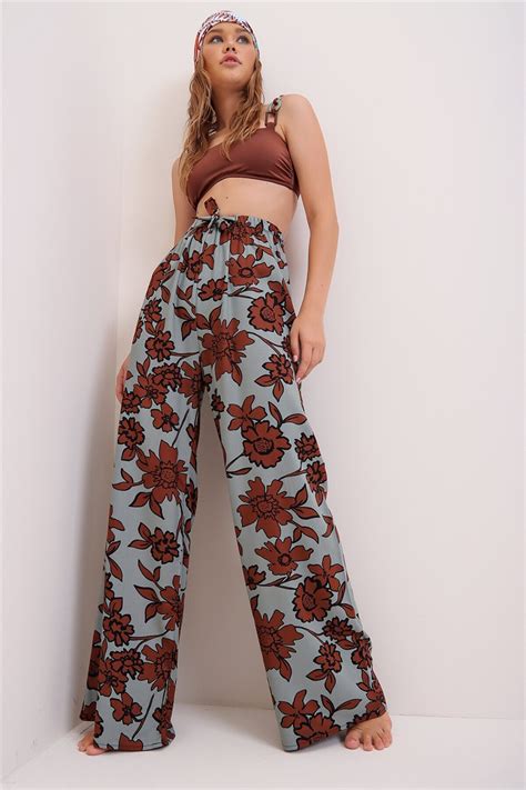 Kahverengi Desenli Rahat Kesim Dokuma Pantolon - Alaçatı Stili | ElbiseBul