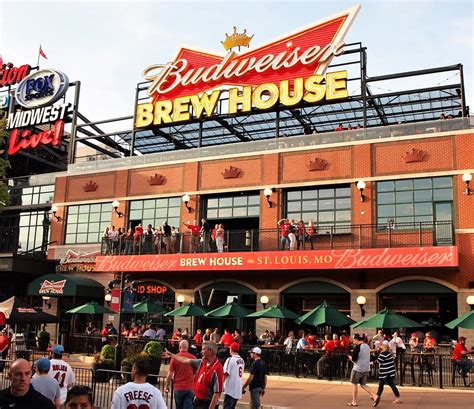 Where to Eat In St. Louis - Budweiser Brew House