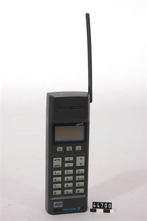 Mobiltelefon - Tekniska museet / DigitaltMuseum