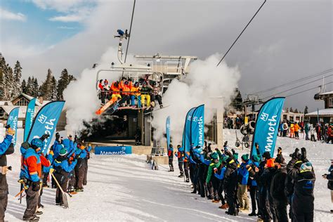 Mammoth Mountain Opens With Top-to-Bottom Skiing - Powder