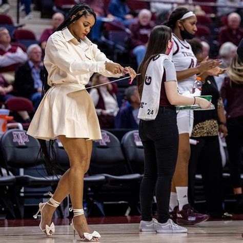 Você conhece a treinadora Sydney Carter?