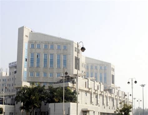 Delhi: 2.5 lakh Covid vax doses to reach Rajiv Gandhi Hospital