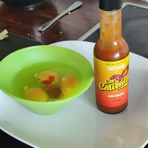Hot Ones Los Calientes Rojo Hot Sauce | Partyking