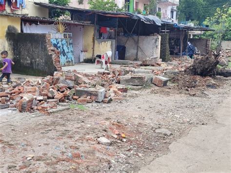 Hammers rattled on the pressures on the storm drains in Vapi's Chanod ...