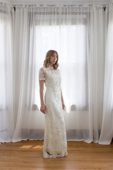 1960's Lace Sheath Style Wedding Dress / Ivory Satin / Size XS / Detachable Train - Etsy