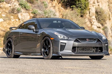 Modified 3,200-Mile 2017 Nissan GT-R Premium for sale on BaT Auctions - sold for $113,000 on ...
