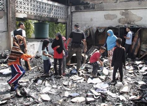 17 schoolgirls die in dormitory fire in Thailand - IBTimes India