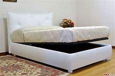 letto in pelle letto imbottito moderno con testiera morbida letto in pelle letto imbottito moderno con testiera morbida
