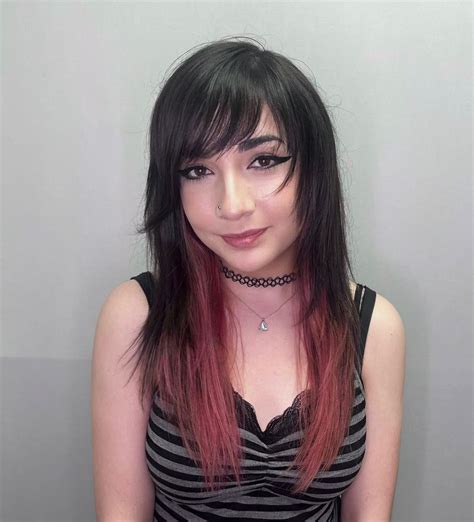 10 Incredible Ways To Rock Long Side Bangs This Season