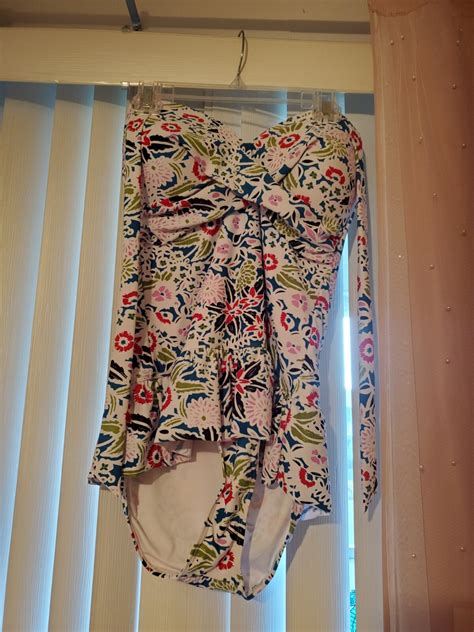 Jacqueline Smith One Piece Floral Bathing Suit. Size … - Gem