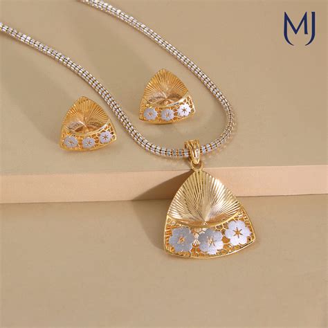 Buy Gold Pendant Set Online | Gold Pendant Set by Manubhai.