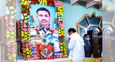 गलवान घाटी में जान गंवाने वाले कर्नल संतोष बाबू को गणतंत्र दिवस पर ...