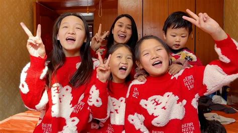 妈妈给4个孩子准备了新年服，等了十几天果然没有失望，太漂亮了 - YouTube