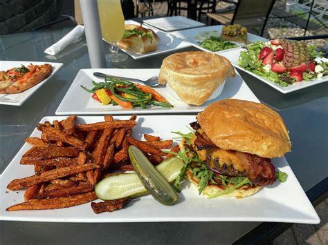 Review: Max410 restaurant steps up with move to Glenville riverfront