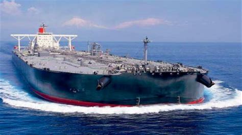 海峡传来巨响！两艘30万吨油轮被炸，美：伊朗必须对此事负责_沙特