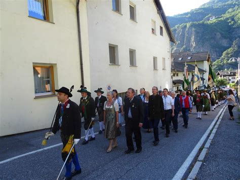 Gedenkstein für Opfer des faschistischen KZ „Campo Isarco“ eingeweiht ...