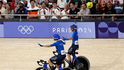 Chiara Consonni e Vittoria Guazzini oro nella Madison di ciclismo su ...