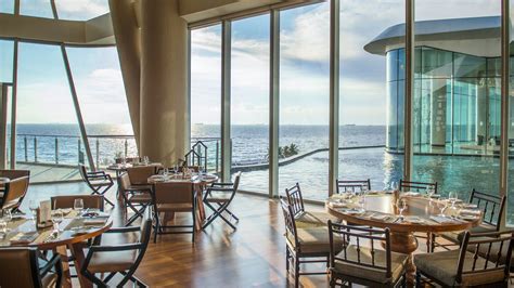 Das Conrad Hotel: Ein Luxuriöses Refugium im Herzen der Philippinen