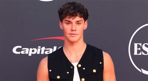 Noah Beck talks sexuality after viral 'coming out' TikTok