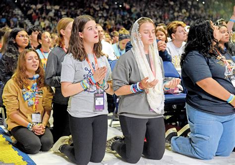 Teens at NCYC show love for Christ in the Eucharist during adoration ...