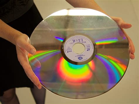 LaserDisc vs. DVD: What Are The Key Differences? | TechLatest