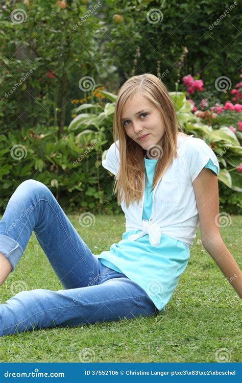 Two teen girls in nature stock image. Image of hair, portrait - 35288801