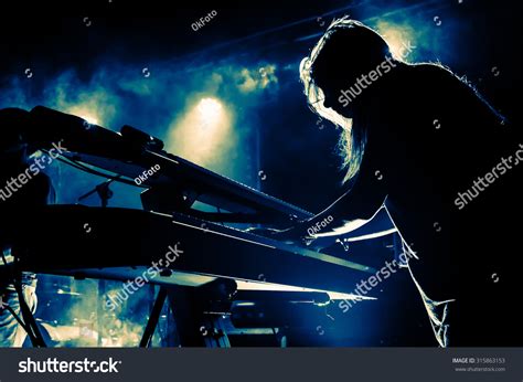 Keyboard Player 的图像结果