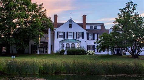 Review: ‘God Has a Name’ by John Mark Comer