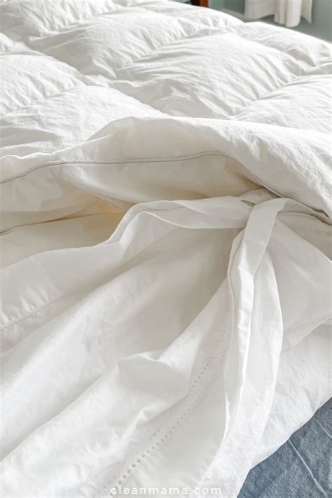 How to Insert a Duvet into a Duvet Cover - Clean Mama