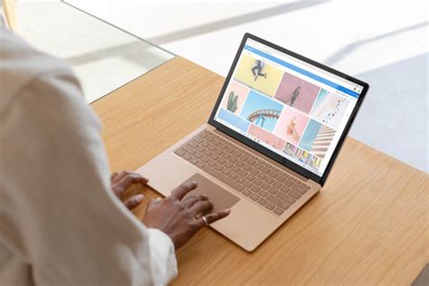 Microsoft presenta le novità Surface: ci sono i primi dispositivi dual ...