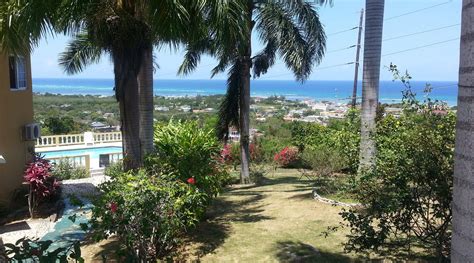 EMERALD VIEW RESORT VILLA (Montego Bay) - B&B Reviews, Photos, Rate ...