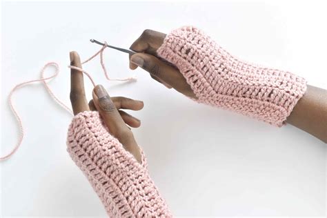 10 Free Crochet Fingerless Gloves Patterns