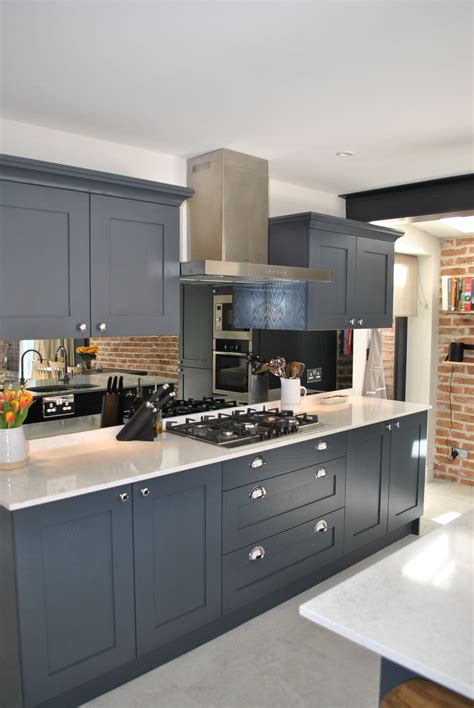 Review Of Modern Dark Grey Kitchen Cabinets Ideas - who learn french