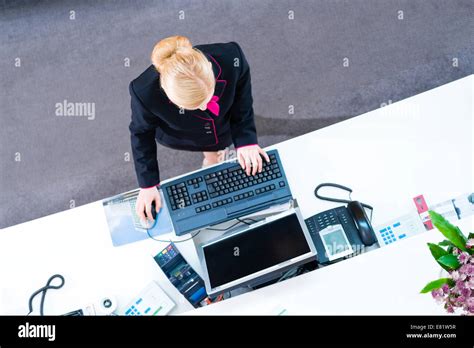 Hotel Reception Computer 的图像结果