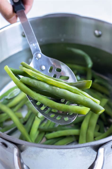 How Long to Boil Green Beans - Evolving Table