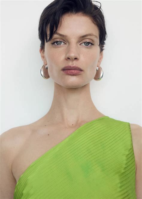 New women's collection 2025 | MANGO OUTLET United Kingdom