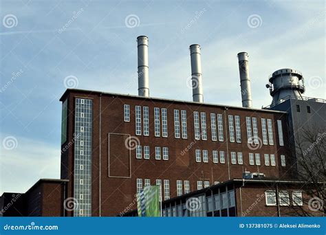 Industry Building 的图像结果