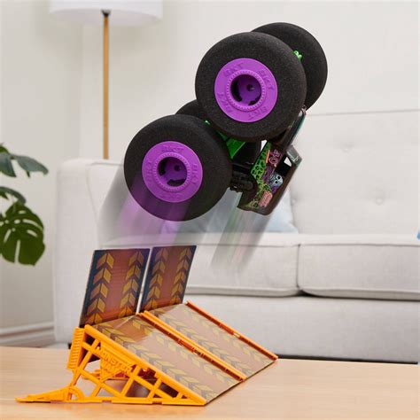 Monster Jam Official Ramp Champ Grave Digger Indoor Super Soft Remote ...