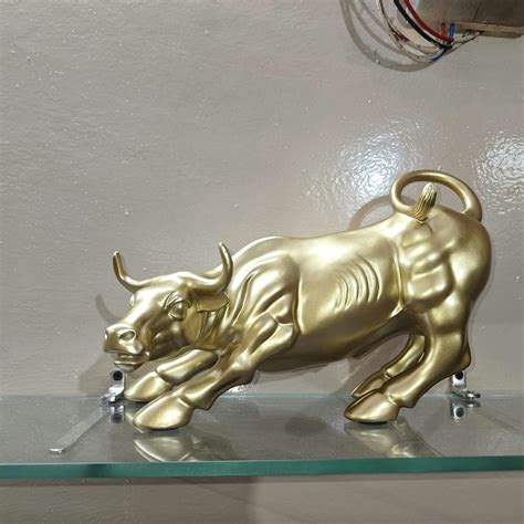 Charging Bull Statue Online - Premium Decor Object | Nestasia