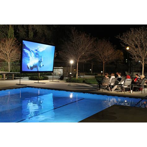 Outdoor Movie Screen And Projector Milwaukee at Christian Brown blog