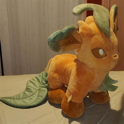 Found Somebody on Mercari who created this Custom Leafeon. It honestly looks like a shiny. : r ...