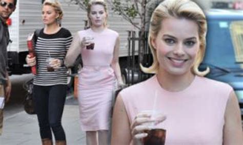 Margot Robbie, Pan Am Christina Ricci On 'Pan Am' Pilot Costume
